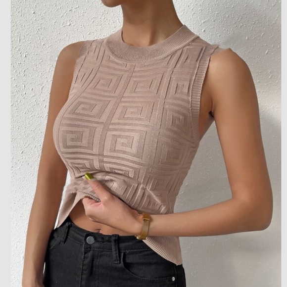 Luxe mock neck sleeveless knit top - Picture 4 of 6